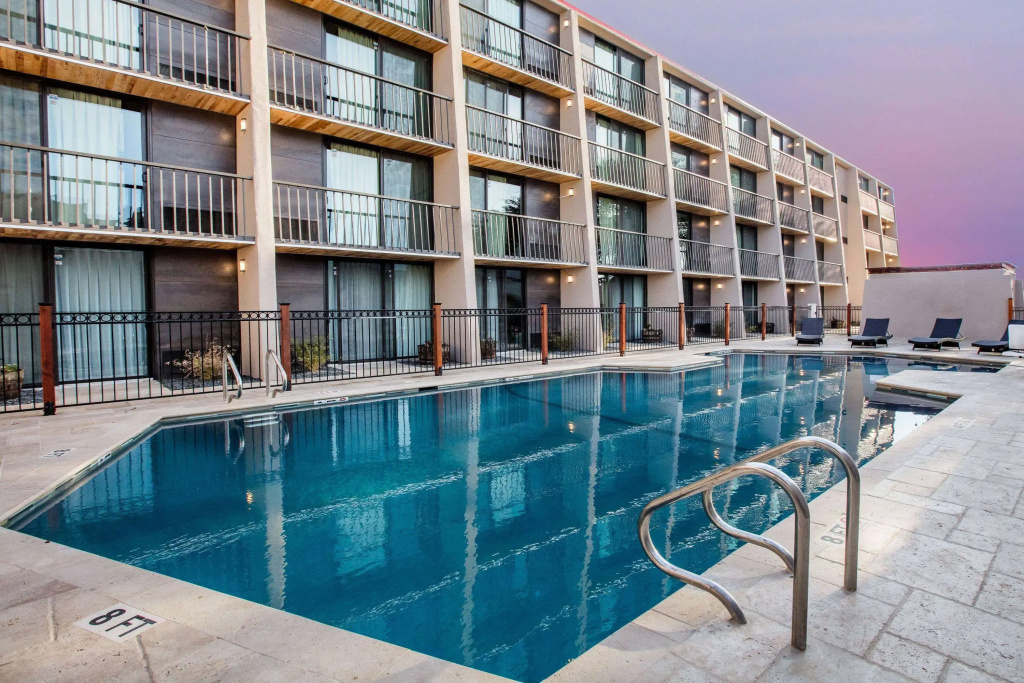Ramada by Wyndham Austin South - Général