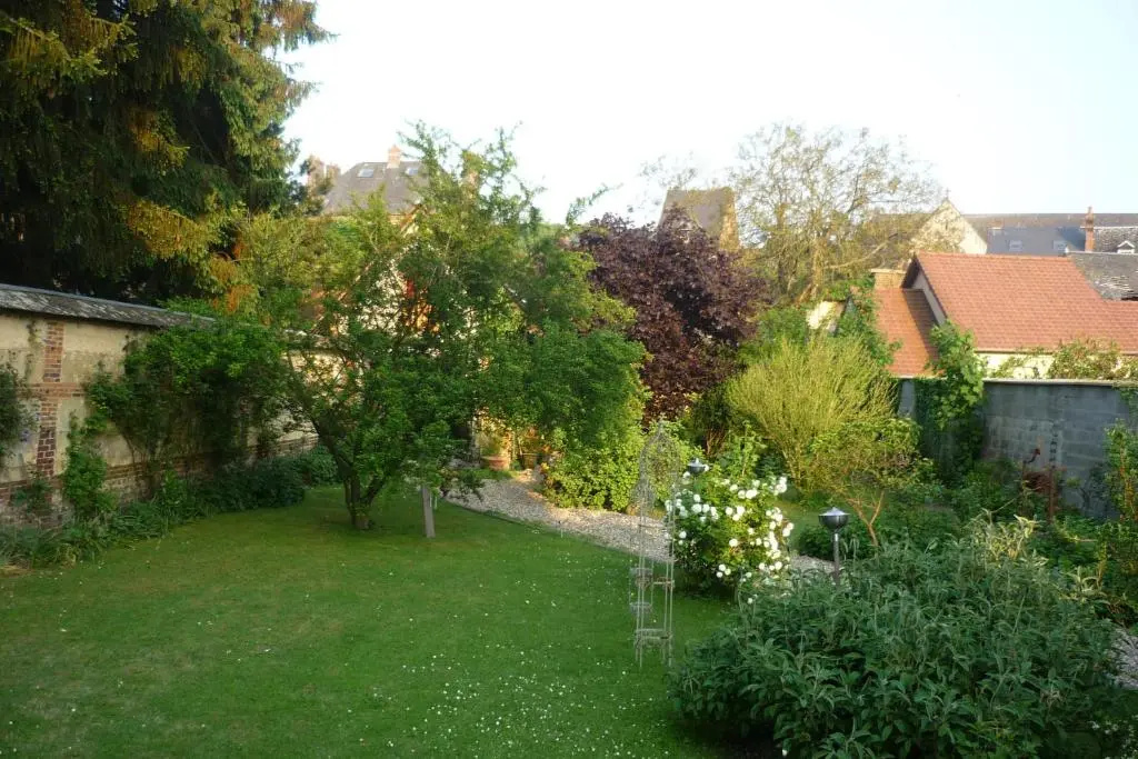 Voir la photo 2 — Au Fond du Jardin Maison d'hôtes