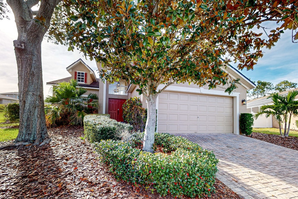 Spacious Home in a Great Neighborhood With Enclosed Pool & AC - Dog-friendly