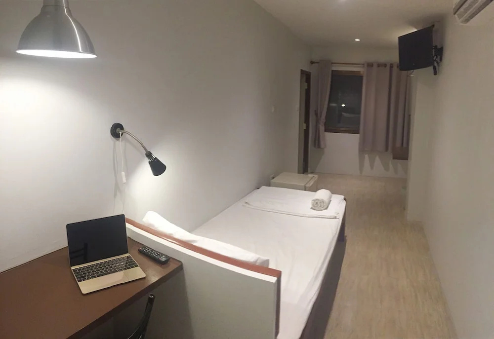 Standard Single room (single bed)