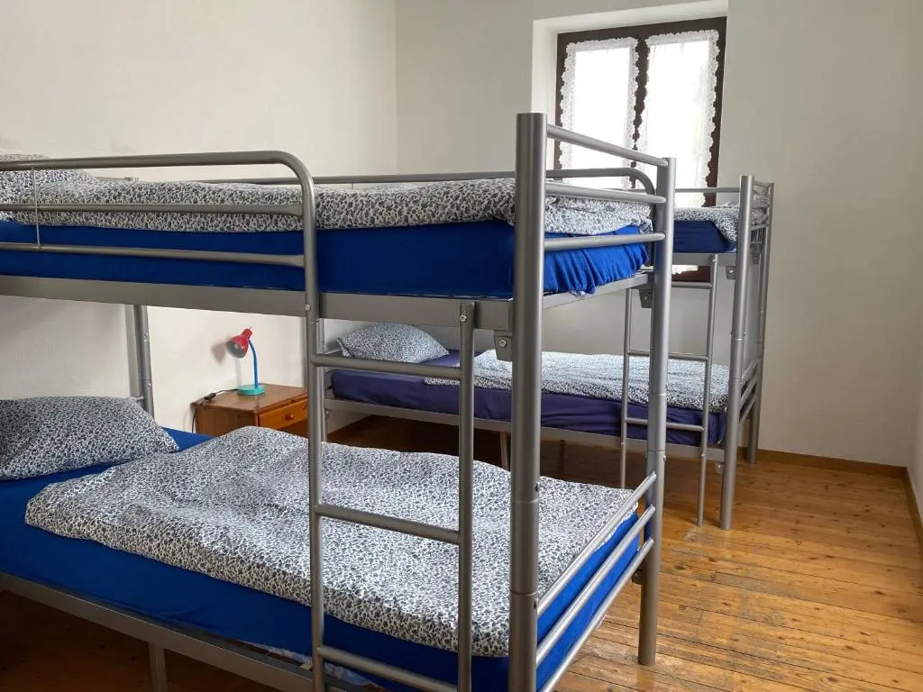 Economy room
