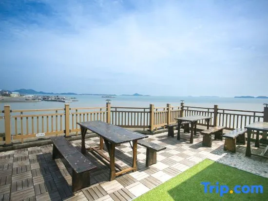 Beach & Waterfront