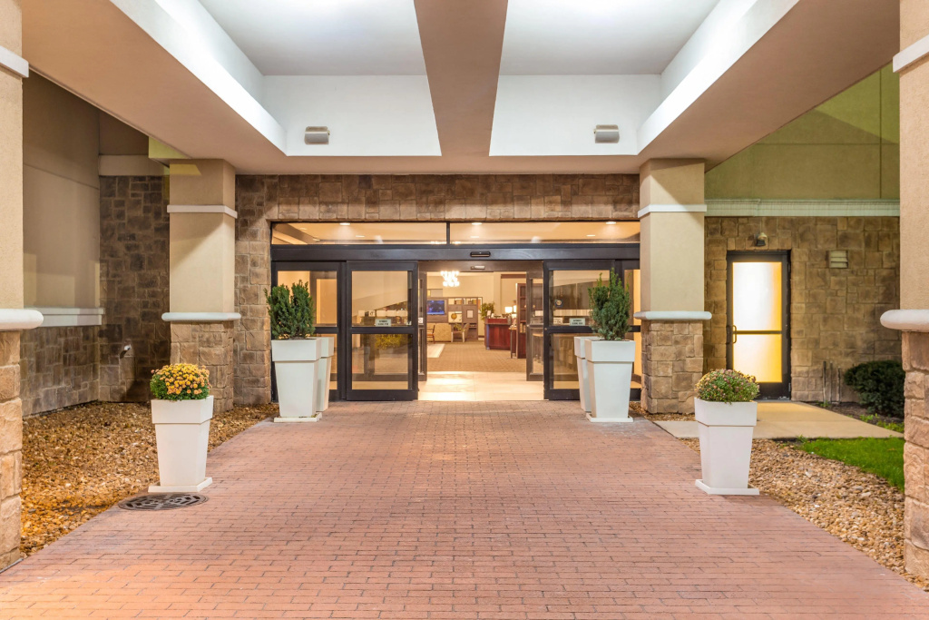 Lobby & Reception
