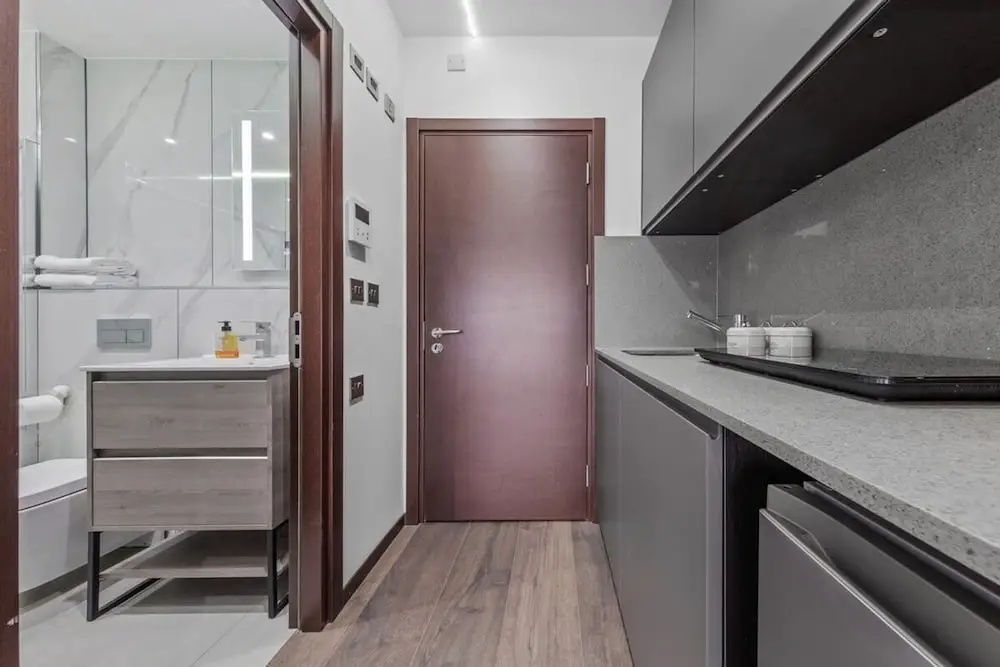 Modern Serviced Studio Flat Near Central London — фото
