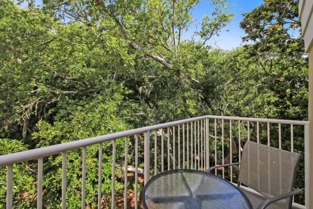 2126 Beachwood