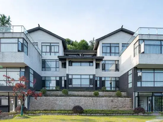 Dujiangyan Shili Mountain Jing Private Tang Hot Spring Resort Hotel (Qingchengshan Branch)