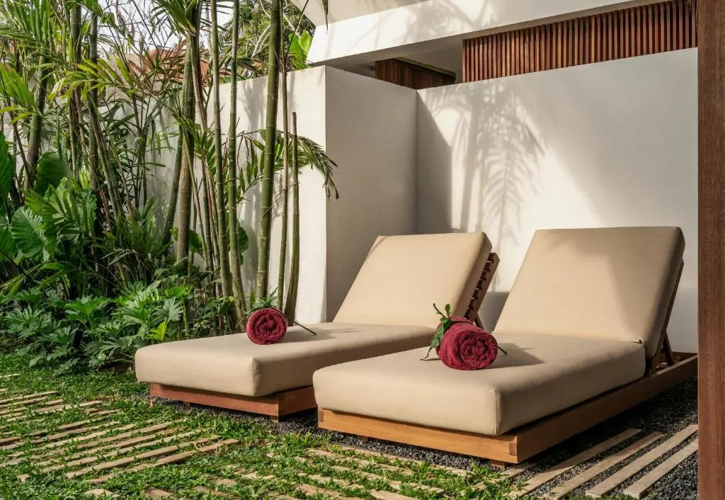 2 Bedrooms Villa