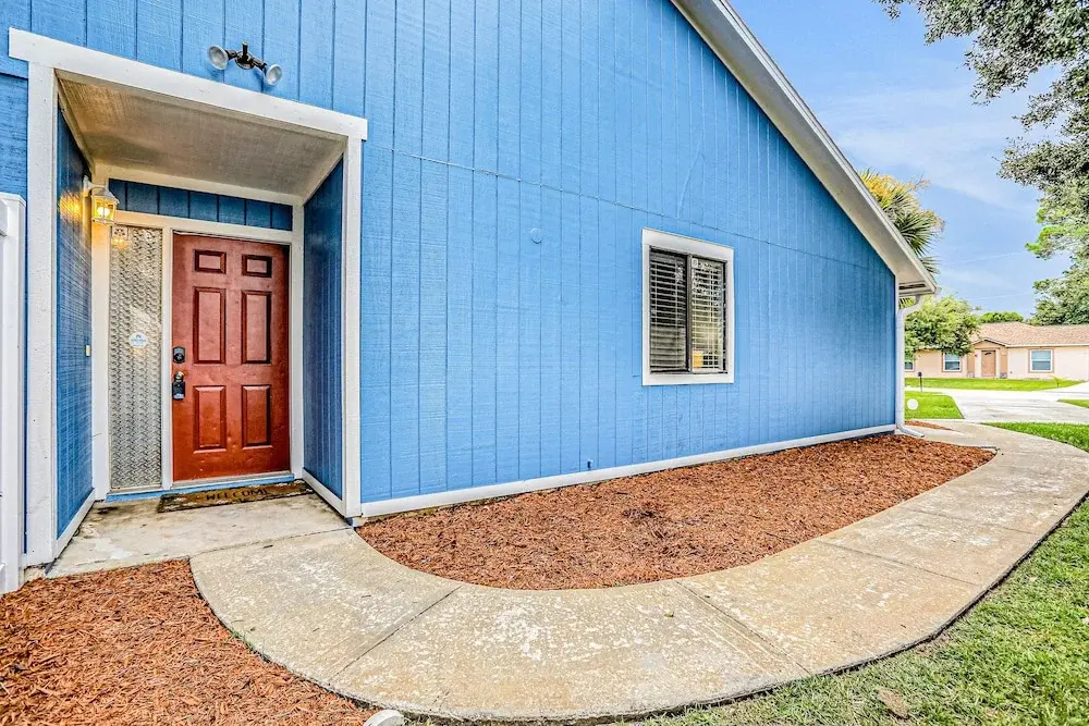 Charming Home Near Beach & Golf With Central AC & Patio - Dog-friendly