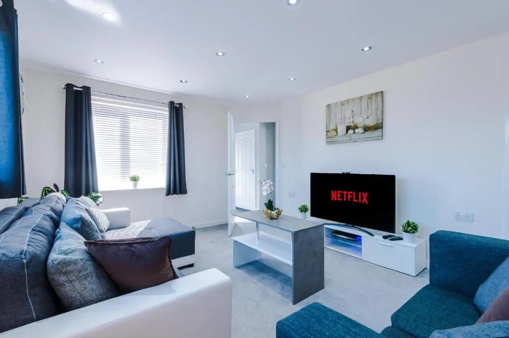 Vidale Court, 3 Bedroom House with River Irwell view, sleeps 6
