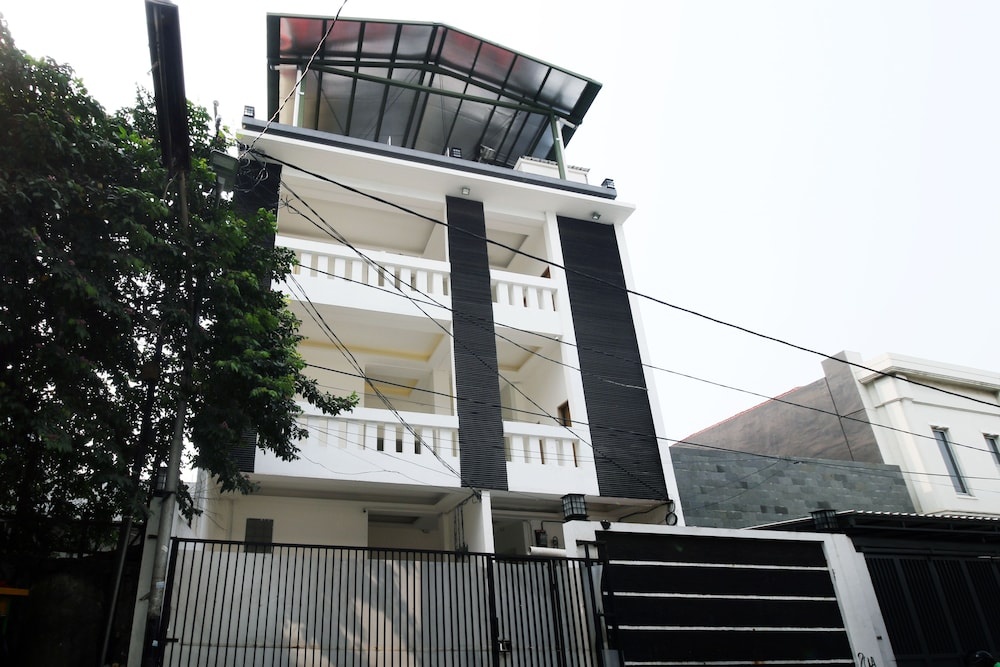 Airy Eco Syariah Kampung Bali Satu 60 Jakarta