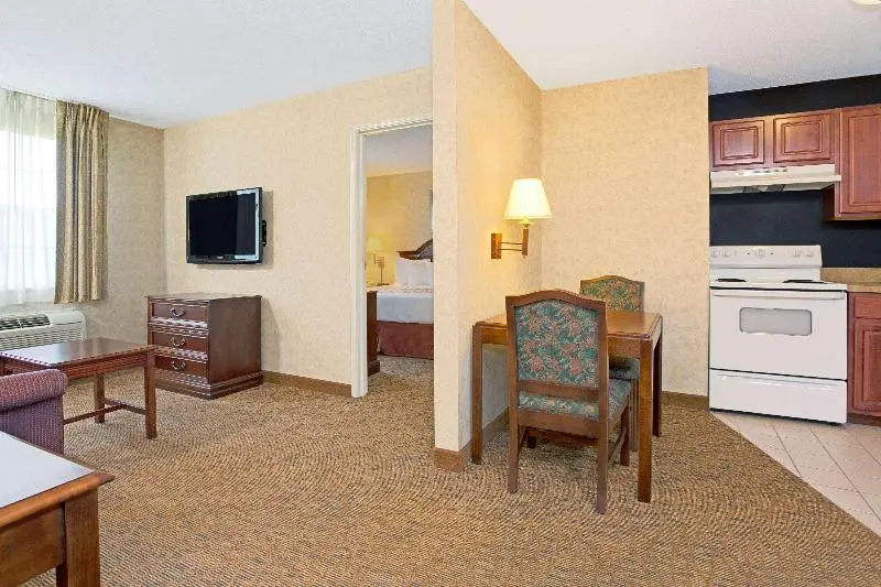 Hawthorn Extended Stay by Wyndham Cincinnati/Sharonville - Chambres