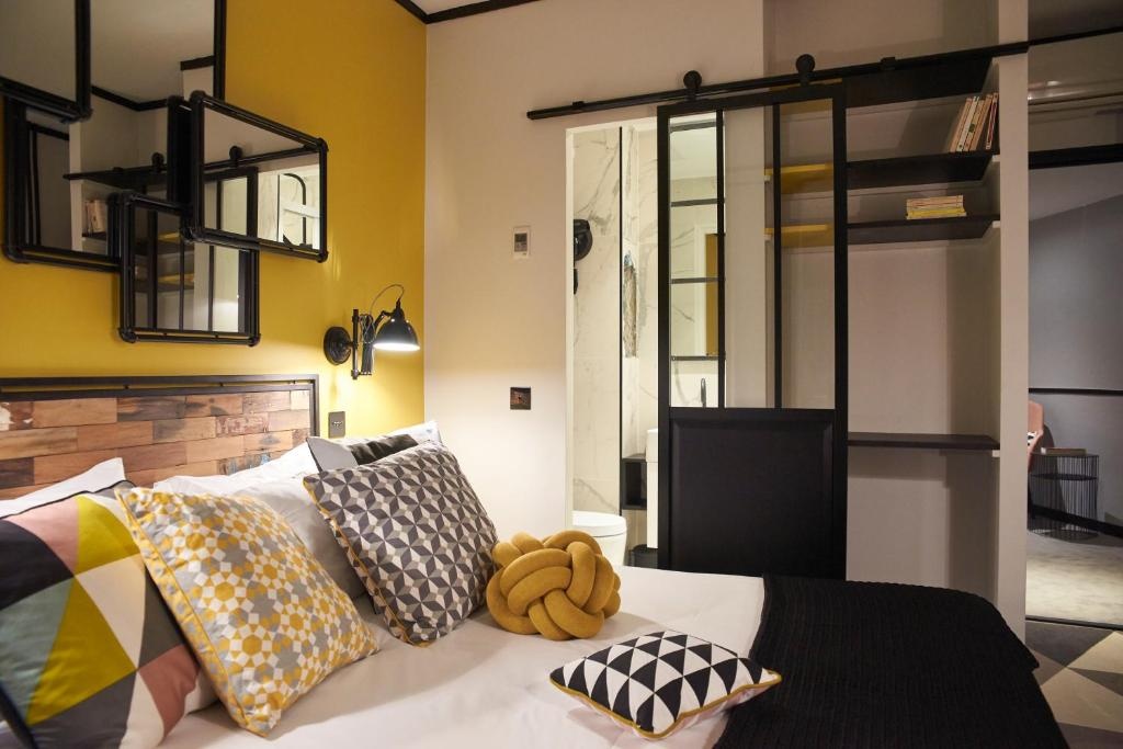 Madrigal hotel 50