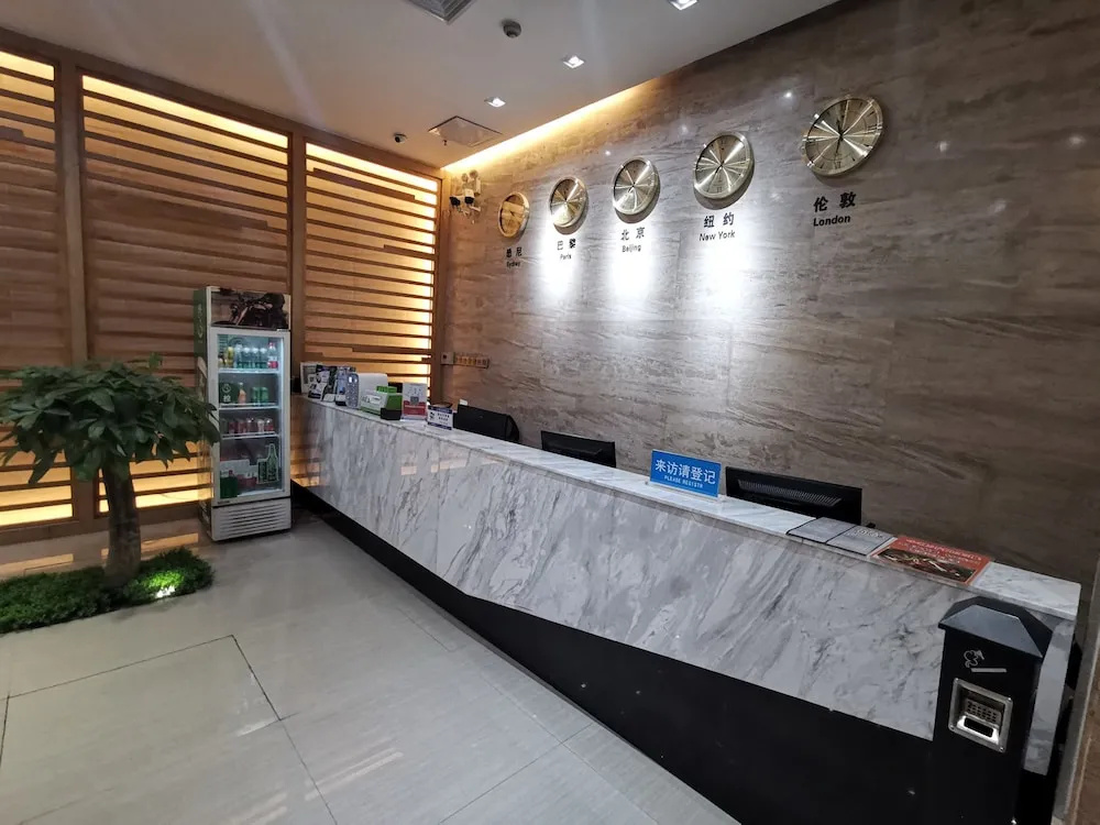 Lobby & Reception