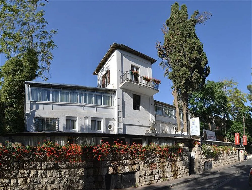 The Colony Hotel