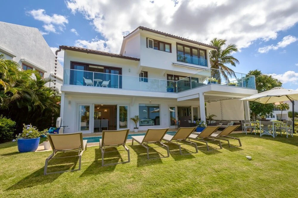 Private Villa with Pool and Golf Cart