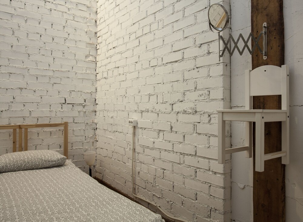 Hostel Petya and the Wolf - V.O. — 2