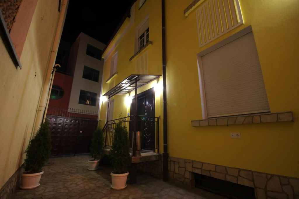 Guest House The House