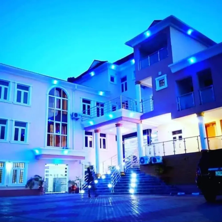 Keem Hotel and Suites