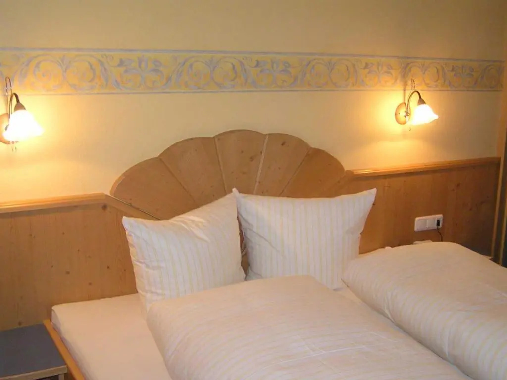 Standard Double room with balcony (full double bed)