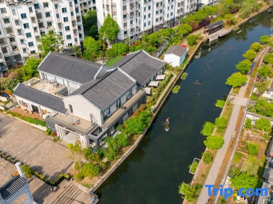 Floral Hotel·Shaoxing LAN language simple house Hotel (Lu Xun's Hometown Store)