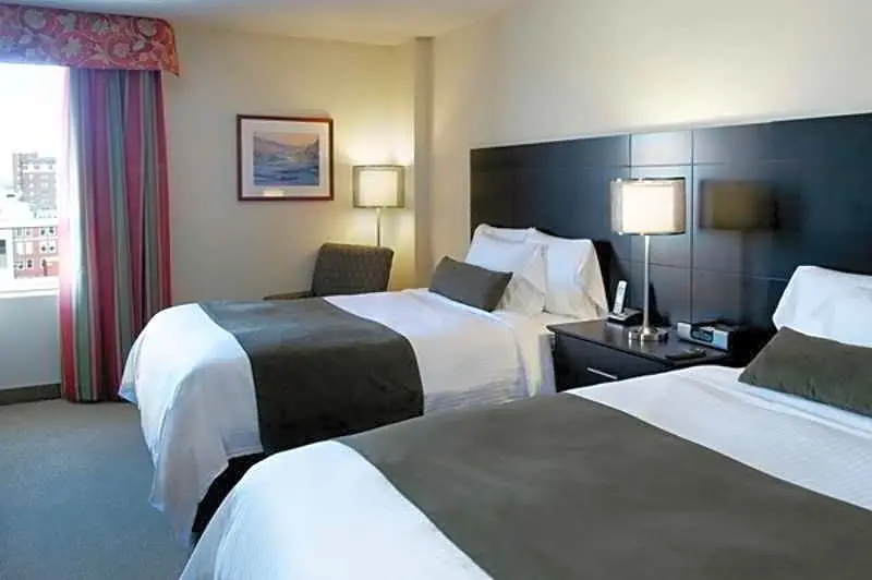 Delta Hotels by Marriott Trois Rivieres Conference Centre - Chambres