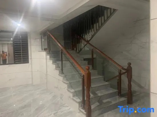 Gaozhou Yayuan Theme Hotel（Xiantai Avenue Store）