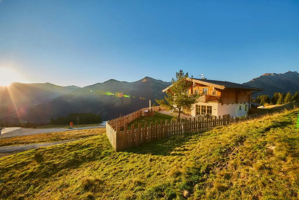 Alpine Deluxe Chalet Wallegg-Lodge - Ski In-Ski Out
