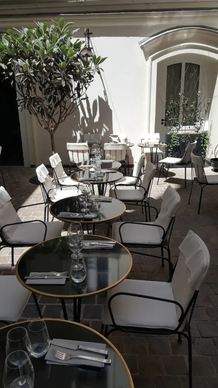 Mom’Art Hotel - Général