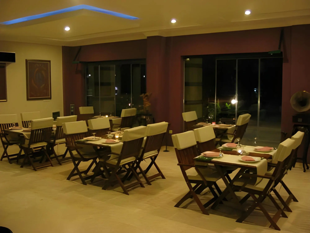 Hotel photo 12