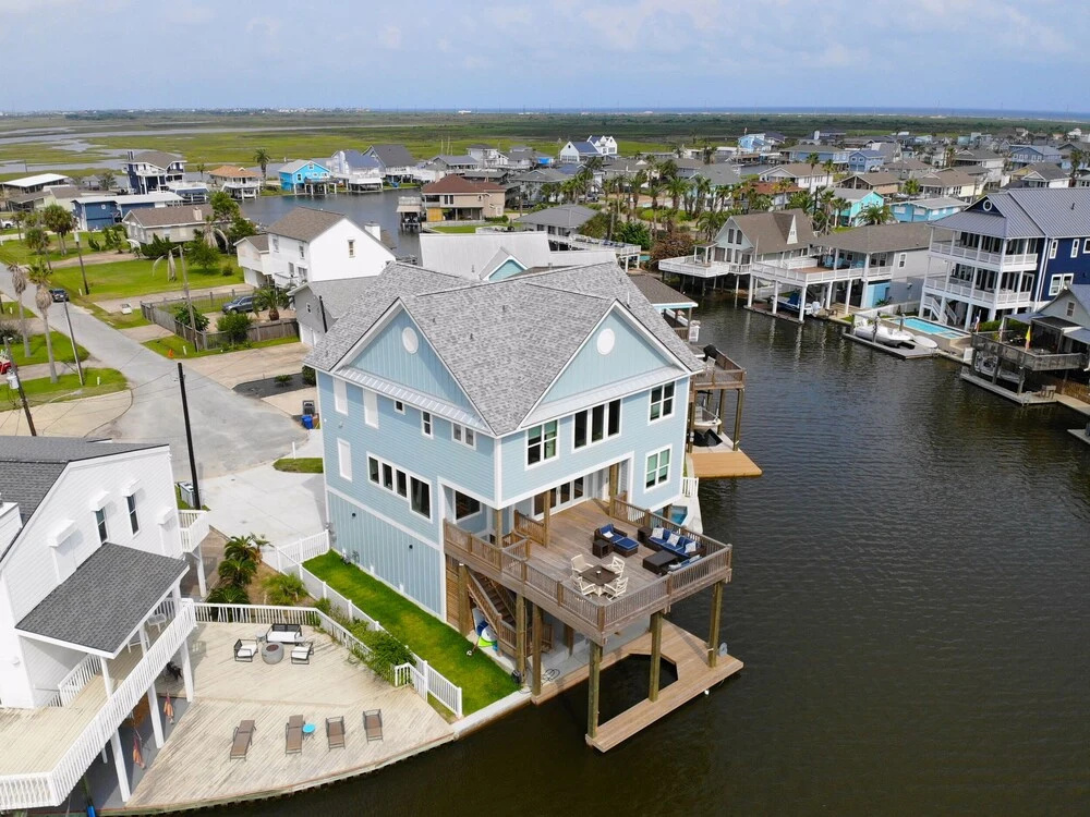 Beach & Waterfront