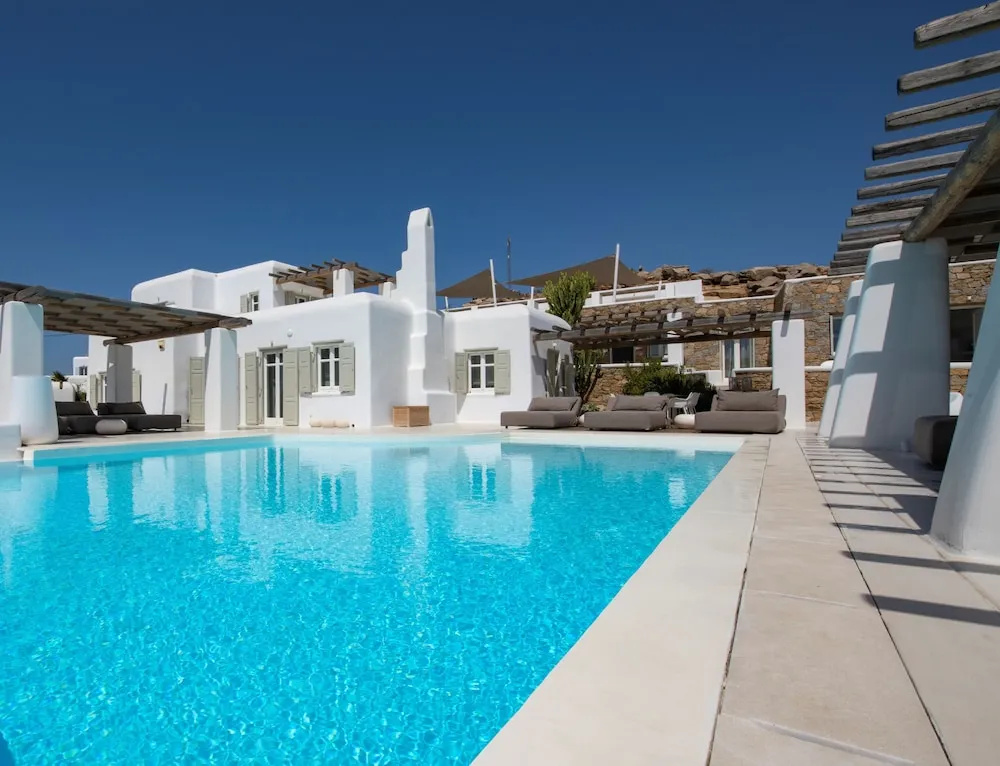 Luxury Villa with balcony and with sea view