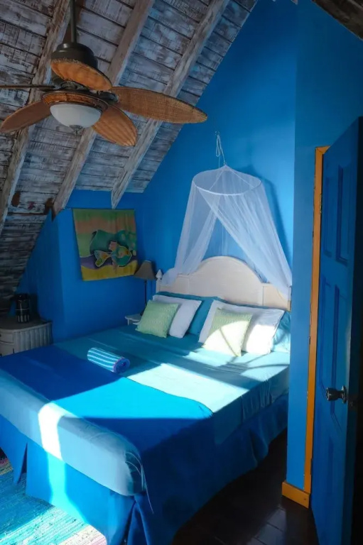 Turtle Point Bequia - 4 B R Villa w Staff — фото 6