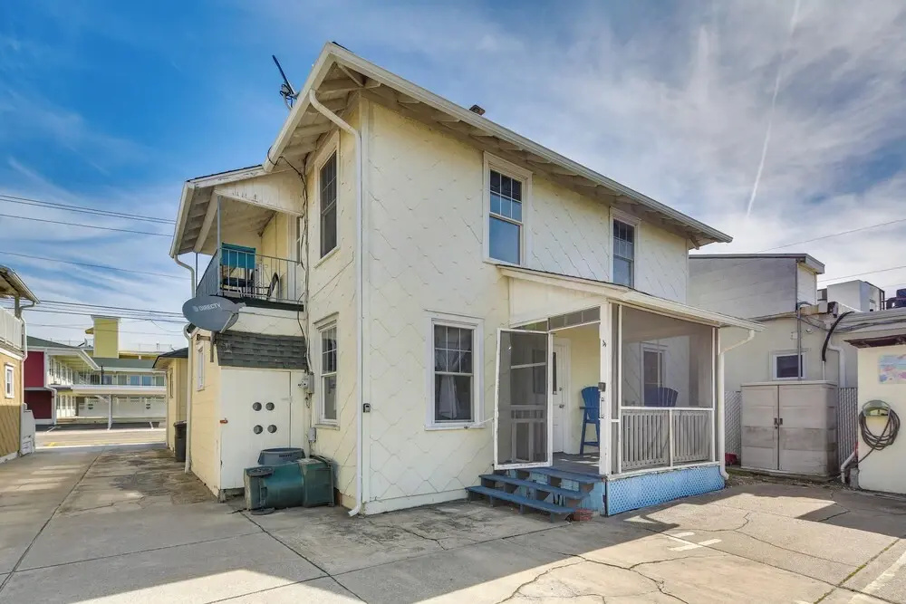 Walk to Convention Center & Boardwalk! Family Apt