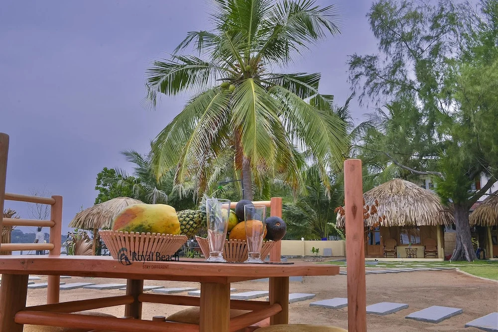 Royal Beach Arugambay