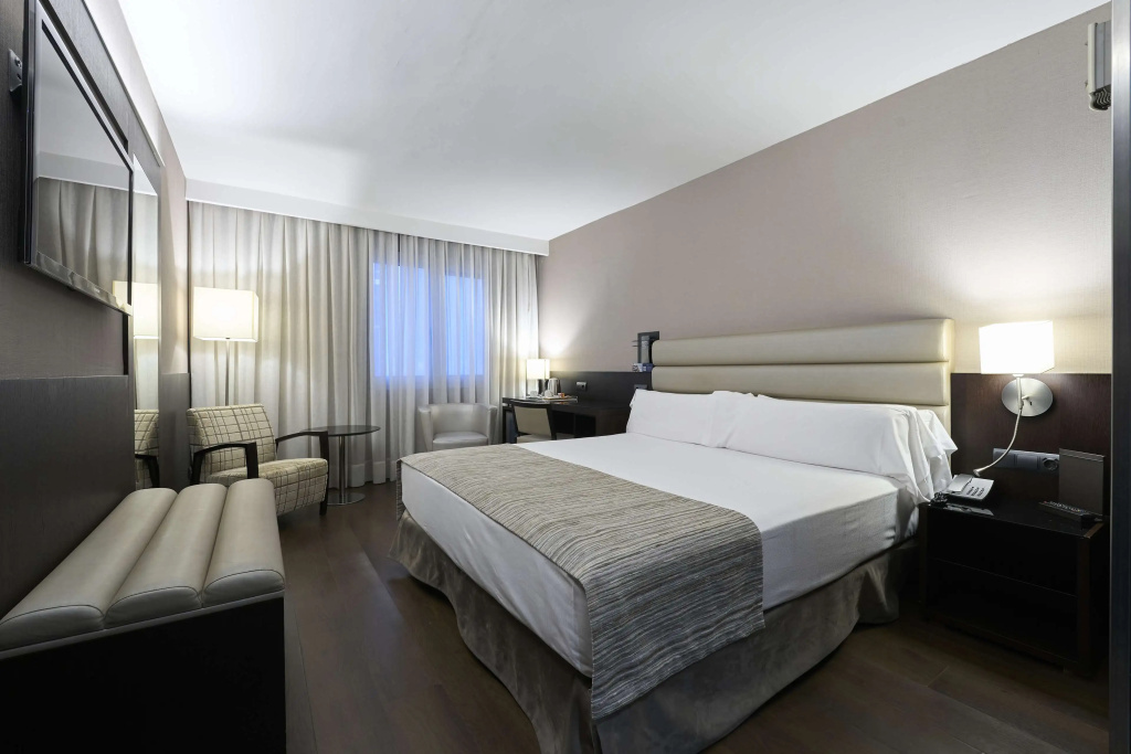 Catalonia Rigoletto Hotel — фото