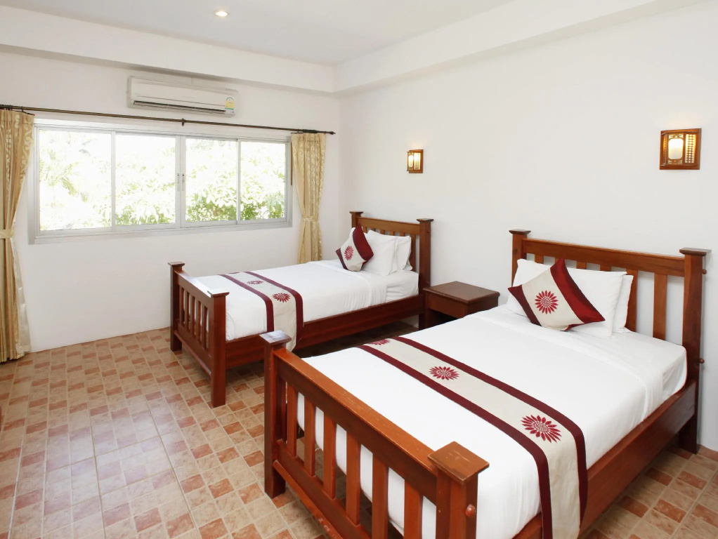 Standard Deluxe Double room (twin beds)