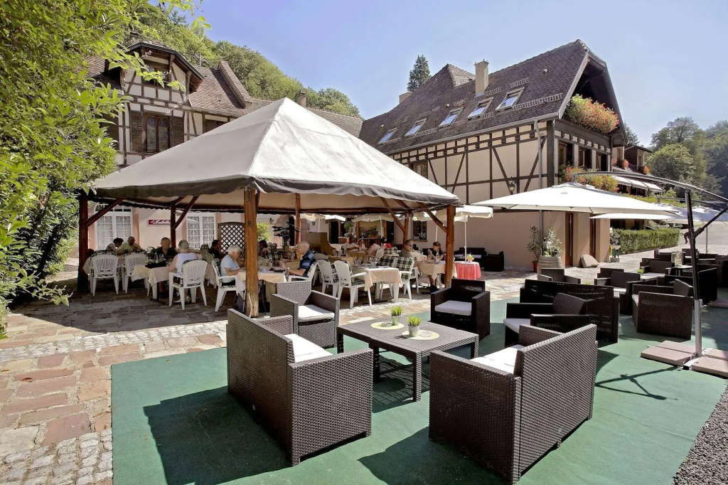 Logis Hotel Domaine Le Moulin