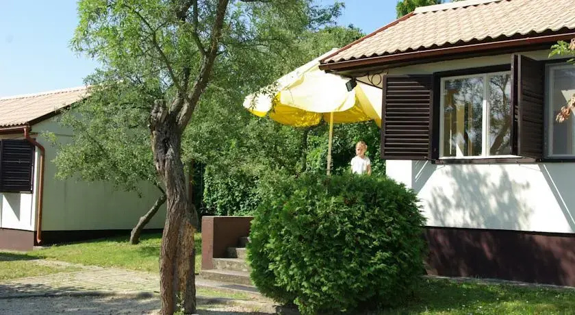 Esthajnal Apartmanok