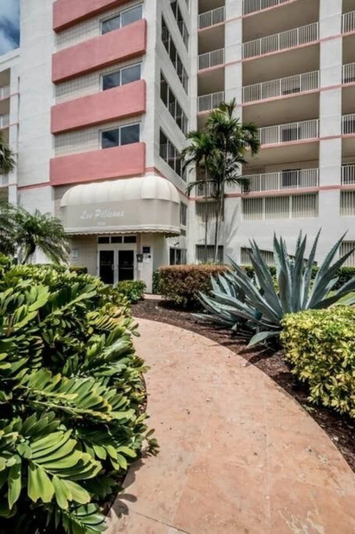 Les Pelicans 404 - 4 People, Sunny Isles Str-01043