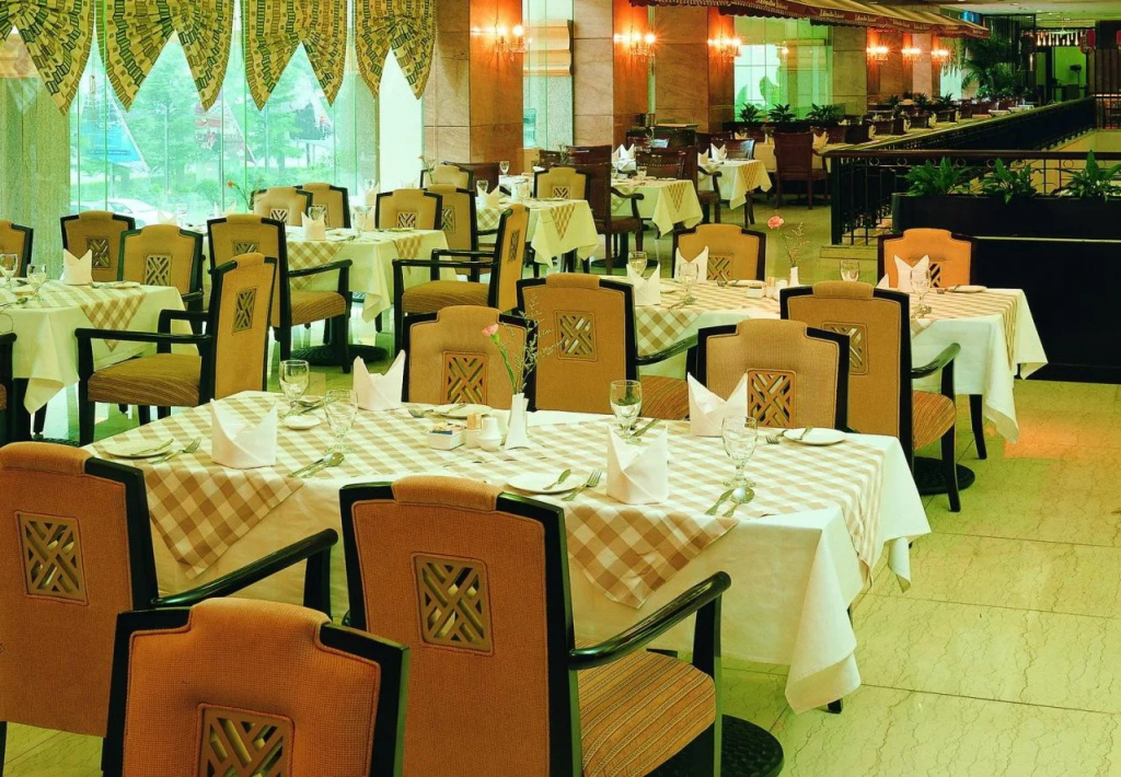 Food & Beverage