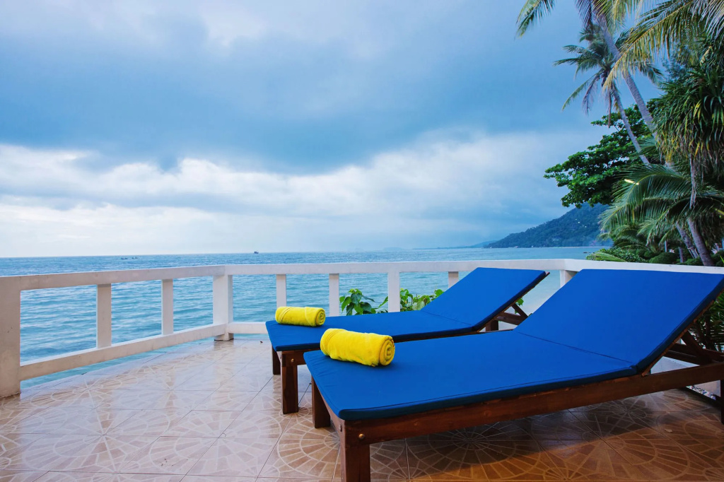 Beach & Waterfront