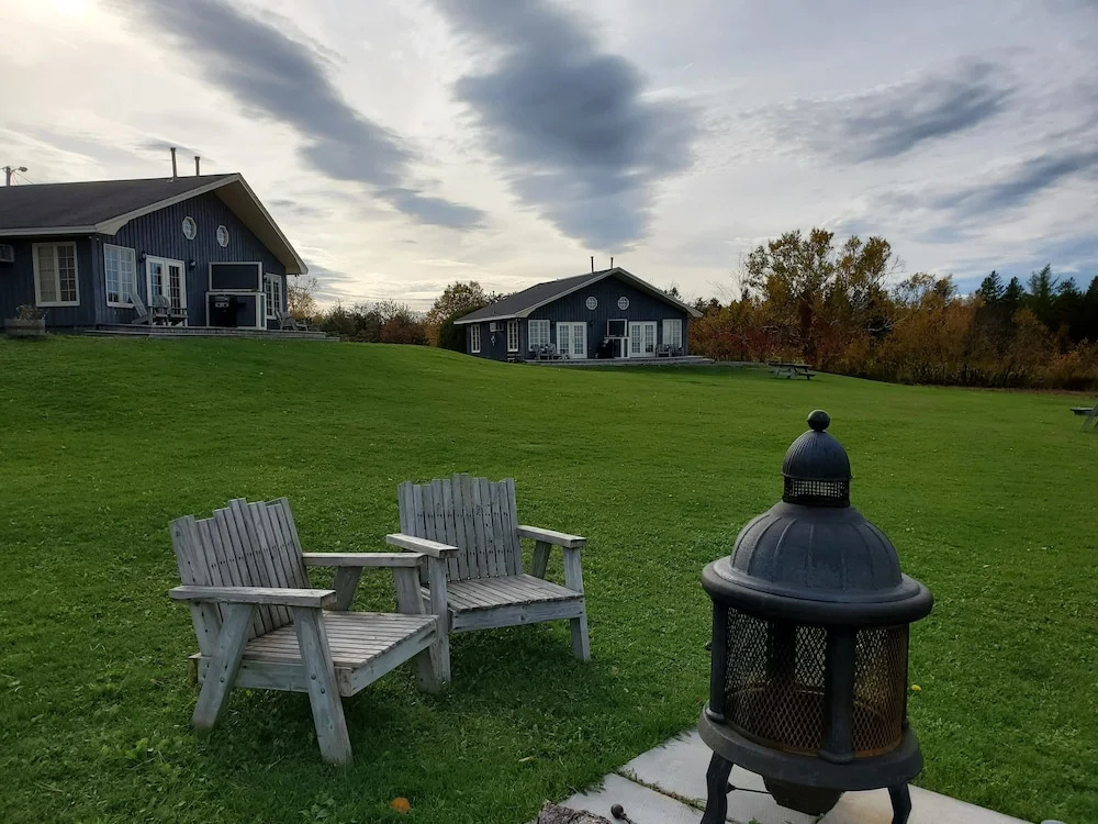 Amherst Shore Country Inn