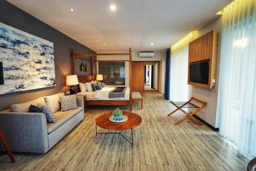Double Suite (full double bed)