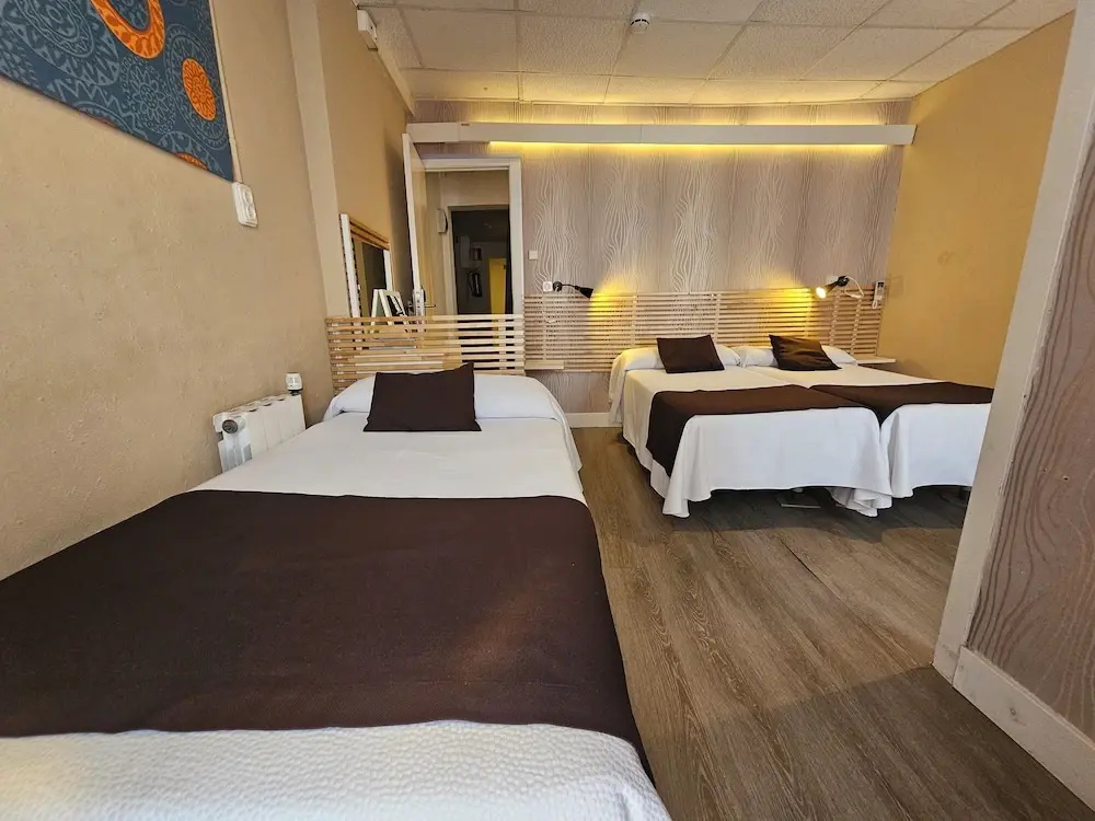 Standard Triple room with balcony