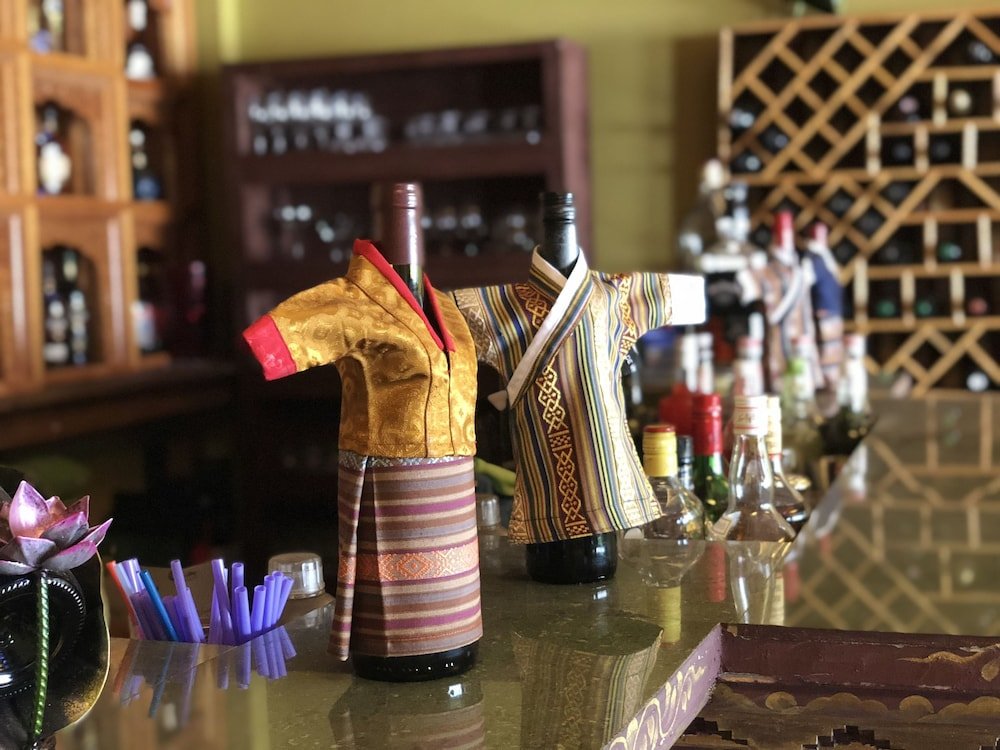 Food & Beverage