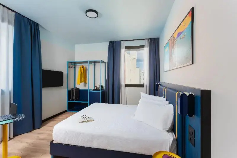 Classic Double room (full double bed)