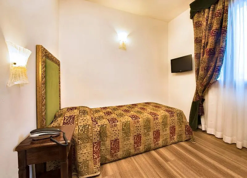 Classic Single room