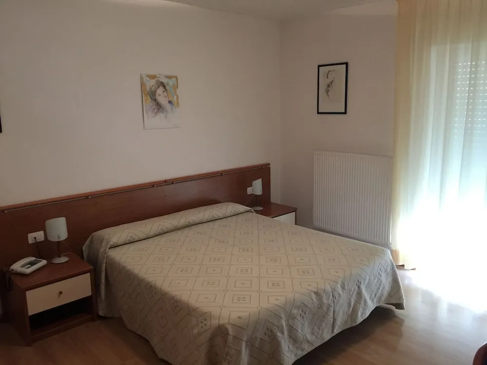 Standard Double room with balcony (full double bed)