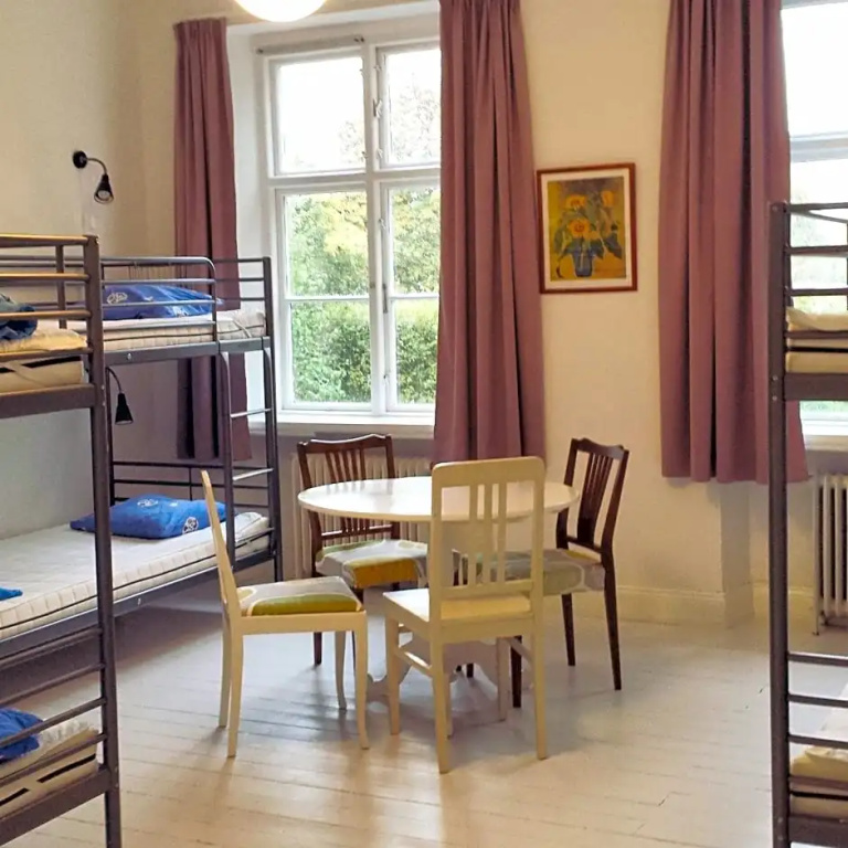 Economy room