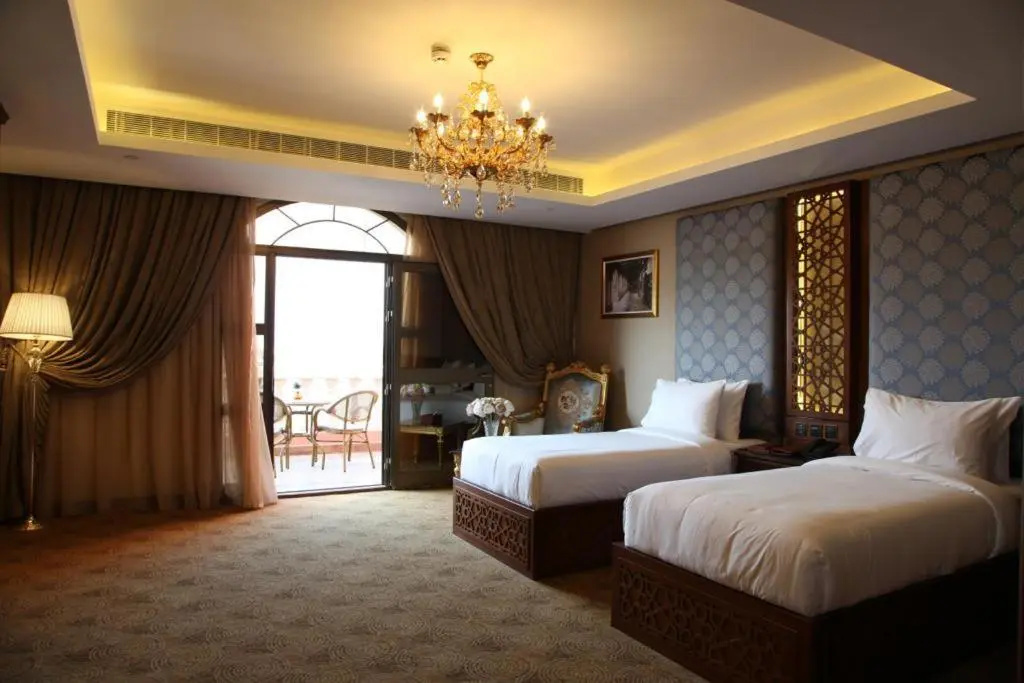 Deluxe Double room with balcony (twin beds)
